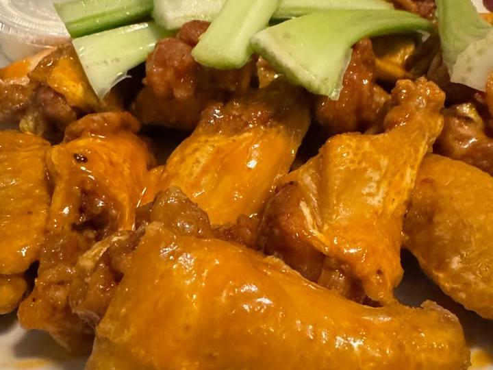 image from Buffalo Wings Showdown: Anchor Bar vs Homemade